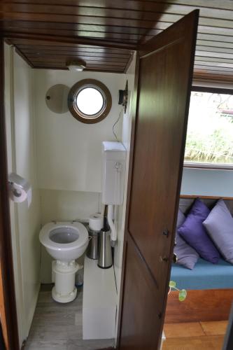 Bany a Floating B&B Amsterdam