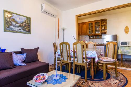 Gallery image of Apartment Vinka i Mijo in Seget Vranjica