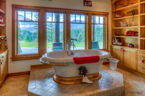 Gallery image of The Lodge at Trout Creek Bed and Breakfast in Trout Creek