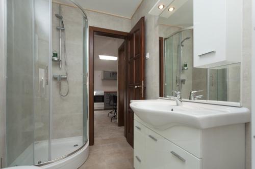 Mareblu seaview apartment by Irundo