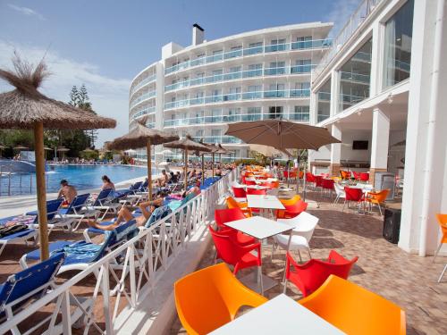 Bazén v ubytování Hotel Palia Las Palomas nebo v jeho okolí