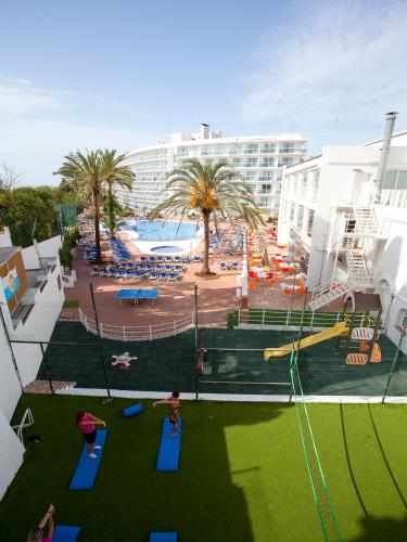 Bazén v ubytování Hotel Palia Las Palomas nebo v jeho okolí