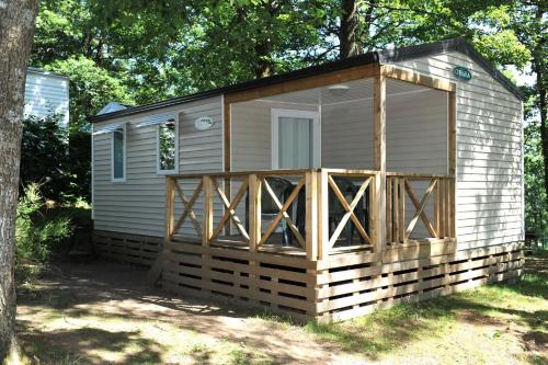 Φωτογραφία από το άλμπουμ του Camping Hurongues σε Pomeys