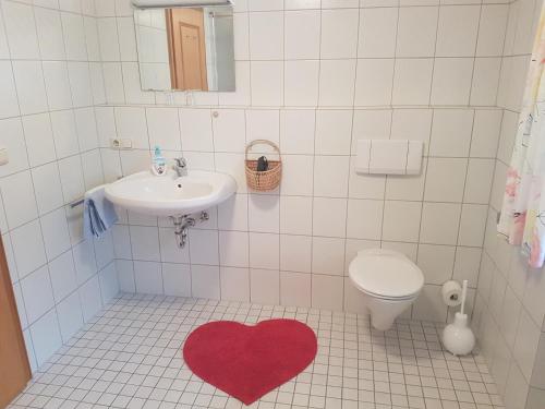 Ένα μπάνιο στο Landhaus Schmid Schönau