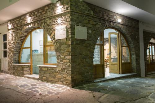 Η πρόσοψη ή η είσοδος του Galinos Hotel for adults only