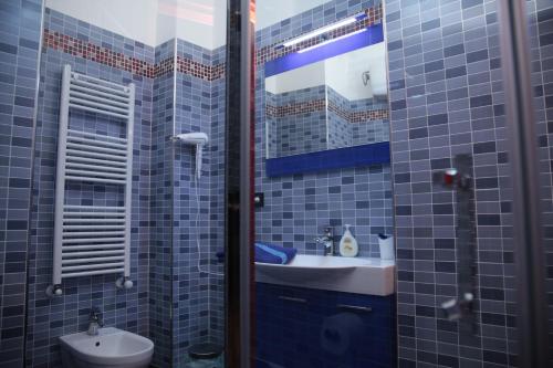 Bilik mandi di BBC Christian Bed & Breakfast