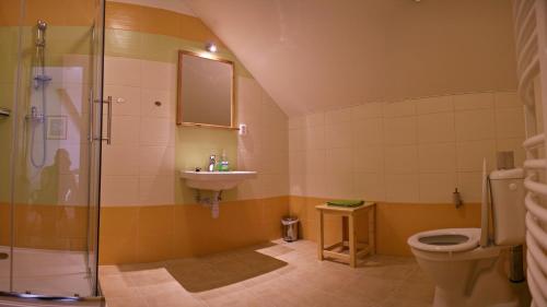 Koupelna v ubytování Statek Malčany