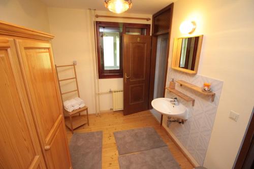 Φωτογραφία από το άλμπουμ του Holiday Home Winzerhaus Eva σε Špičnik