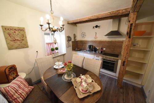 Dapur atau dapur kecil di GoldGemäuer Appartements