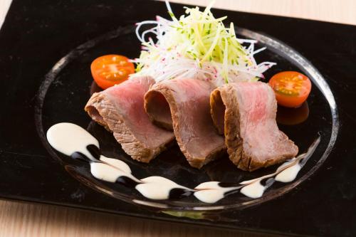 旅館の敷地内または近くでの食事または食べ物