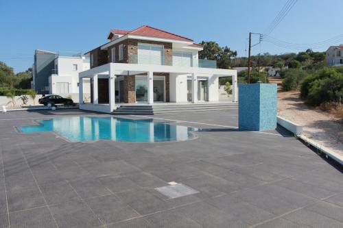 Marymina Villa
