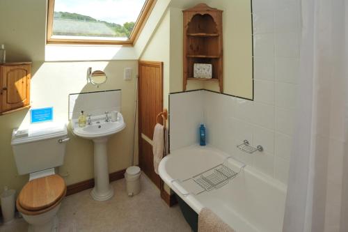 Koupelna v ubytování Town End Farm Cottages
