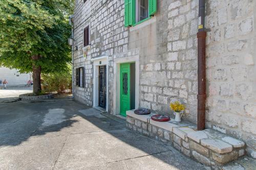 Gallery image of 15th Century House in Osor in Osor