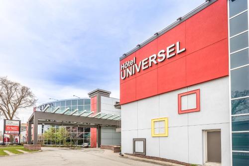 a building with a sign that reads harvard university at Hotel Universel in Quebec City