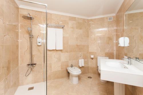 A bathroom at Hotel El Mirador de Fuerteventura