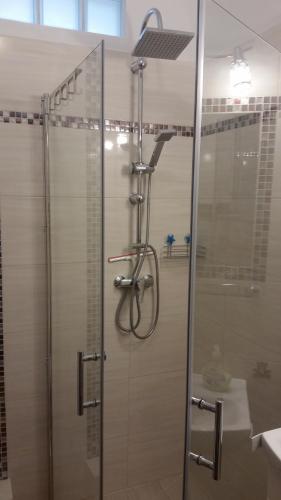 Bilik mandi di Apartament Dworcowa