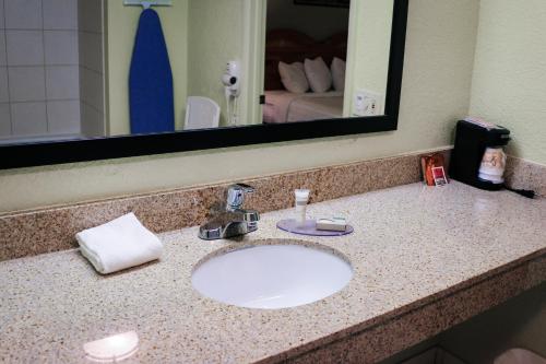 Φωτογραφία από το άλμπουμ του Suite Dreams Hotel σε Mattoon