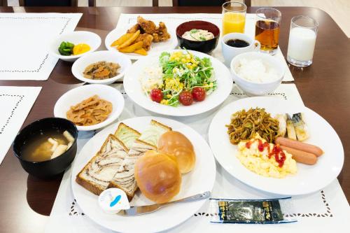 ホテルの敷地内または近くでの食事または食べ物
