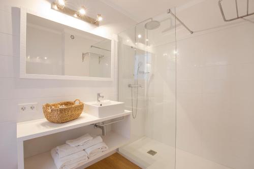 Ένα μπάνιο στο Cabot Hobby Club Apartments