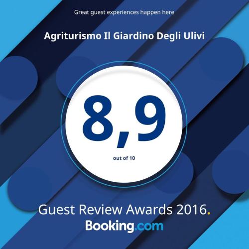 a poster for a guest review awards interview with the number at Agriturismo Il Giardino Degli Ulivi in Lazise