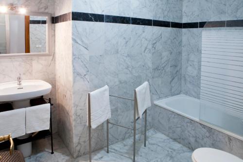 A bathroom at Apartamento en Santa Cruz