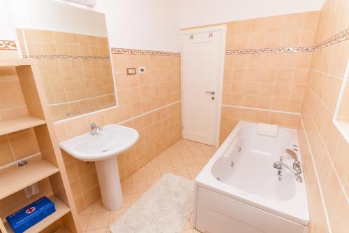 Koupelna v ubytování Apartments Belvedere Lovran
