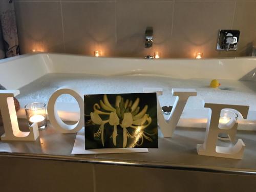 Photo de la galerie de l'établissement Spa Suites at RAVEN, à Hepburn Springs