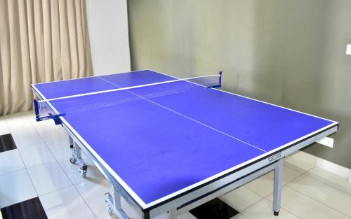Instalaciones para jugar al ping pong en SkyLounge Apartment 2 Colombo o alrededores