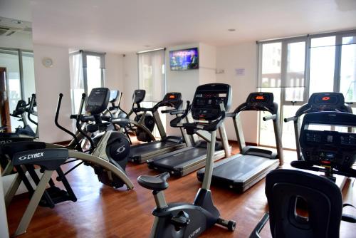 Gimnasio o instalaciones de fitness de SkyLounge Apartment 2 Colombo