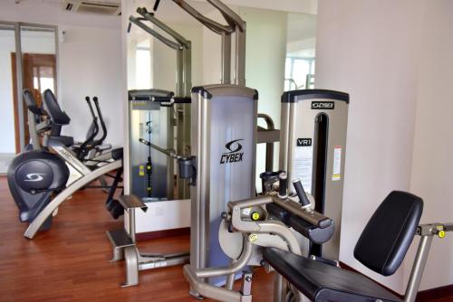 Gimnasio o instalaciones de fitness de SkyLounge Apartment 2 Colombo