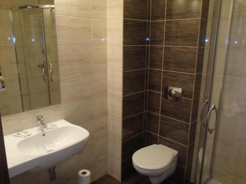 Ένα μπάνιο στο Hotel Morze