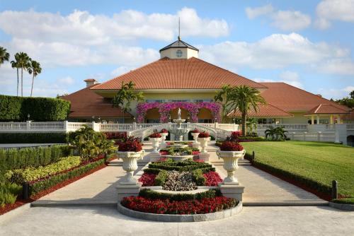 Trump National Doral Golf Resort — Property building