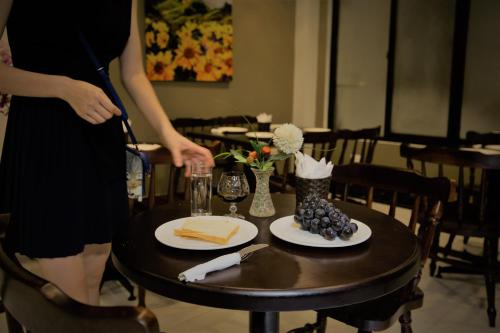 Comida en o cerca de este hotel