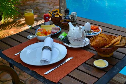 Еда / где поесть недалеко от отеля