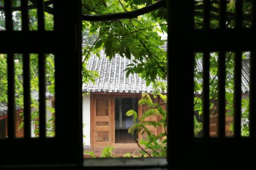 Κήπος έξω από το My love inn 吾爱堂