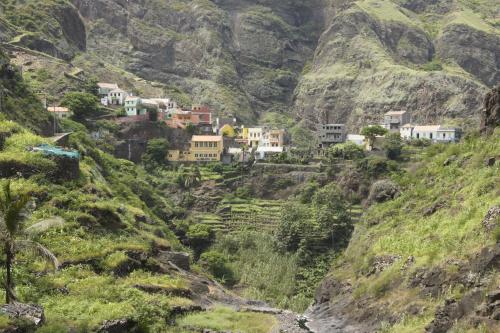 a village on the side of a mountain at Questel BronQ in Chã da Igreja