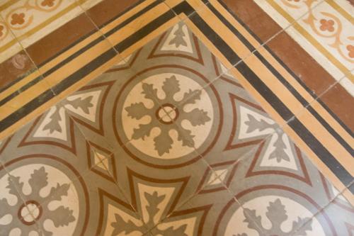 a close up of a ceiling with patterns on it at Hotel la Vila in Sóller