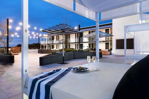 Un lugar para sentarse en Tradewinds Hotel and Suites Fremantle
