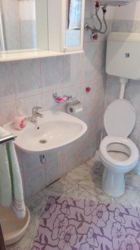 Apartmani Zmiric Primosten