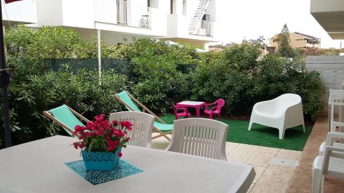 Κήπος έξω από το Profumo di Mare