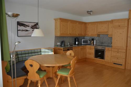 Kuchyňa alebo kuchynka v ubytovaní Appartement am Schlatterberg