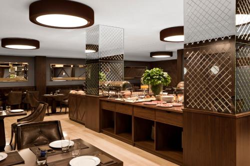 Claridge Madrid photo 54