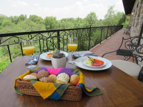 Makanan di atau berdekatan hotel