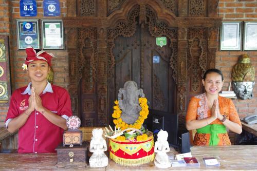 Tetamu yang menginap di Tirta Sari Bungalow