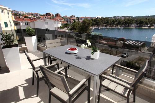 Φωτογραφία από το άλμπουμ του Apartments Villa Aquamarie στο Τρογκίρ