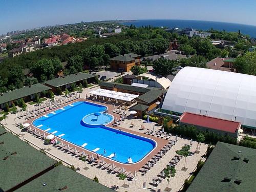 an aerial view of a resort with a swimming pool at Kompleks Otdykha Elki-Palki in Odesa