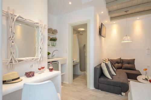 Posedenie v ubytovaní Naxian Spirit Suites & Apartments