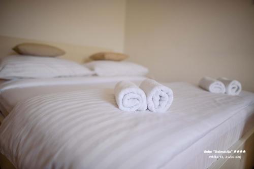Postel nebo postele na pokoji v ubytování Apartment/Room ''Dalmacija'' SINJ