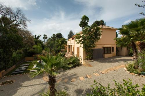 Foto da galeria de Villa Las Lomas de Marbella em Marbella