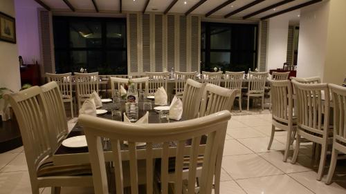 Gemini Continental, Hazratganjにあるレストランまたは飲食店